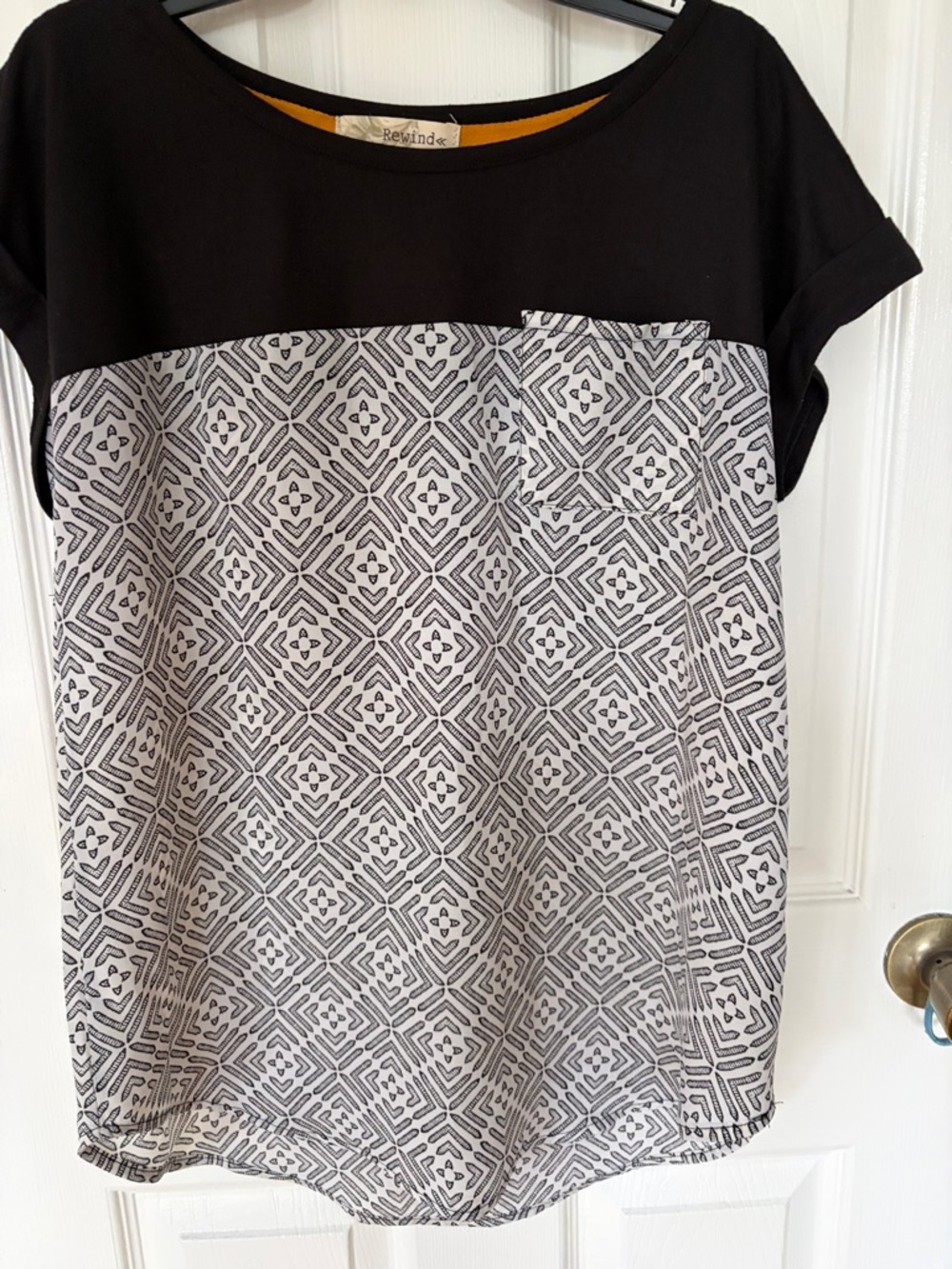 Rewind Black and White Geo-Patterned Short Sleeve Top